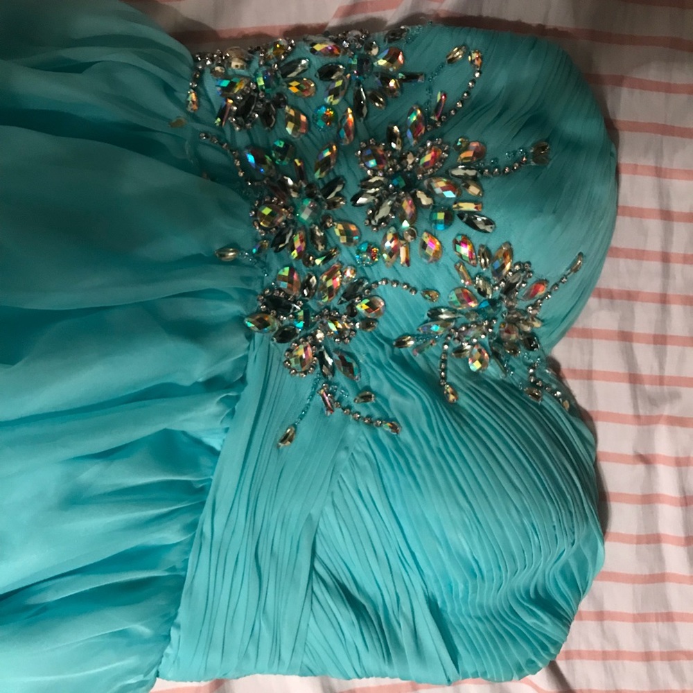 HOMECOMING DRESS - Picture 3 of 8
